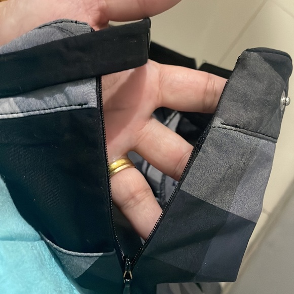 Elle gold skort. Measurements shown in the pictures. Please refer. - Picture 8 of 8